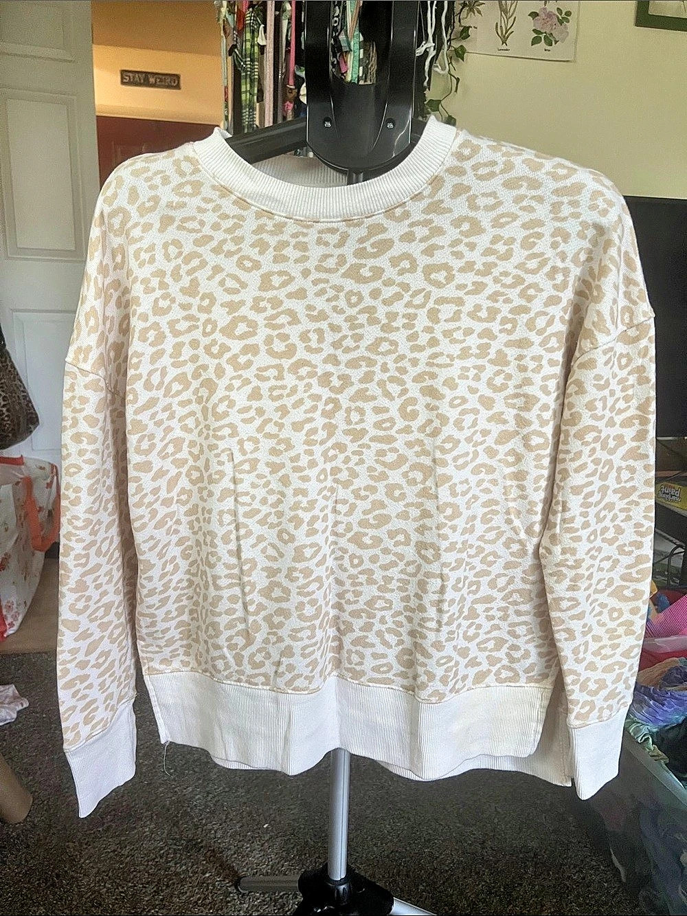 Time and Tru Leopard Print Crewneck Sweatshirt Medium